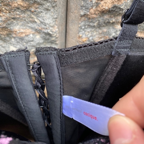 Vintage Cacique Black and Pink Corset Embroidered - Picture 5 of 8